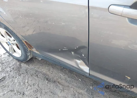 2014 Ford Focus Se z USA, uszkodzony, nr VIN 1FADP3F20EL142660